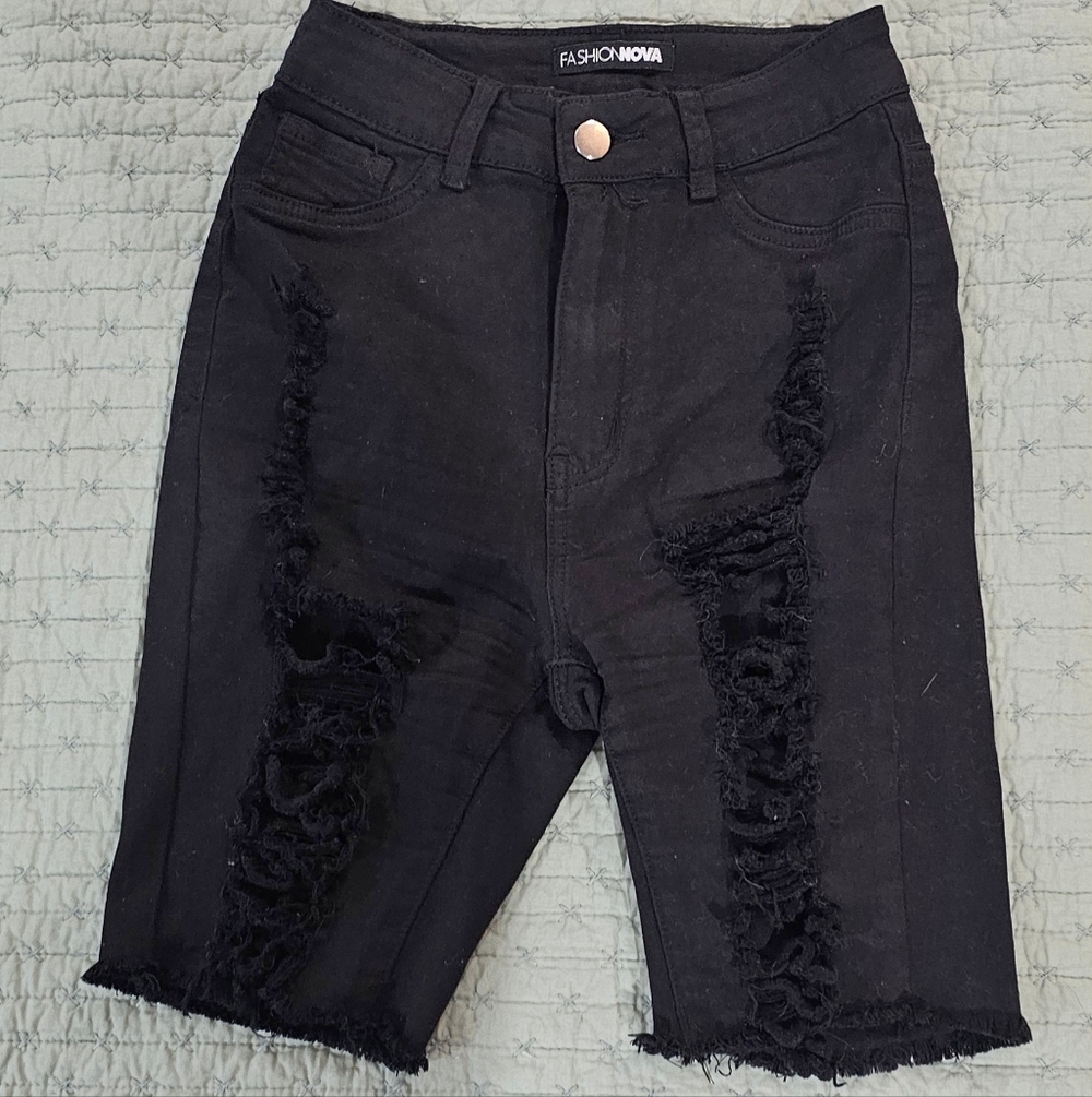 Fashion Nova Black Ripped Distressed Denim Bermuda Shorts Size 3